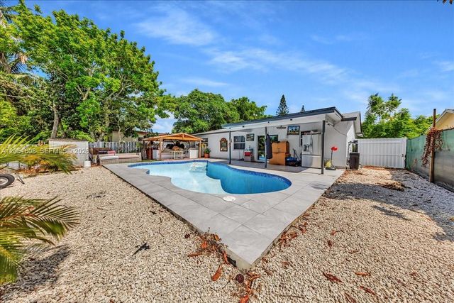 7819 SW 9th Street, North Lauderdale, FL 33068
