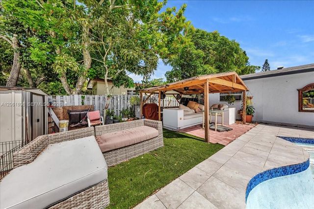 7819 SW 9th Street, North Lauderdale, FL 33068