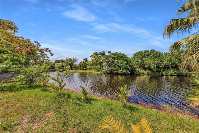 7819 SW 9th Street, North Lauderdale, FL 33068