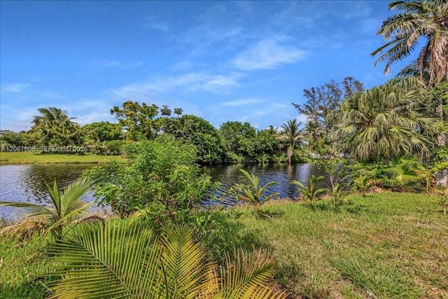 7819 SW 9th Street, North Lauderdale, FL 33068