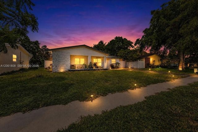 7819 SW 9th Street, North Lauderdale, FL 33068