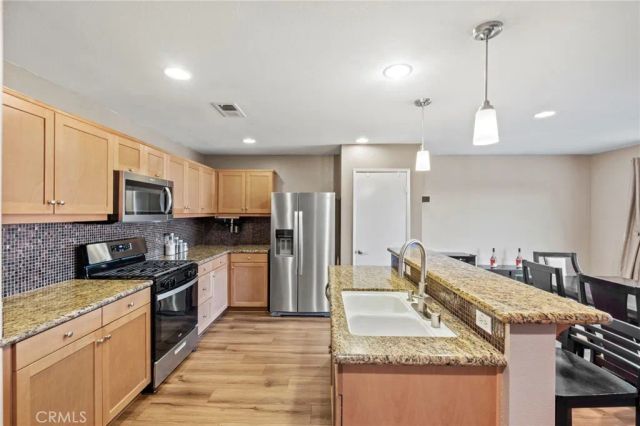 719 Amherst, San Jacinto, CA 92582