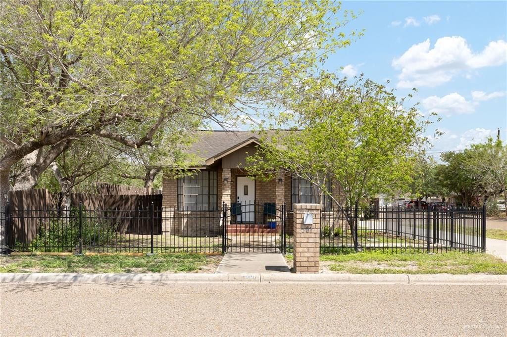 301 W Loeb Street, Edinburg, TX 78541