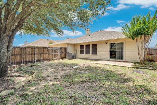 2135 Fair Weather Drive, Lancaster, TX 75146