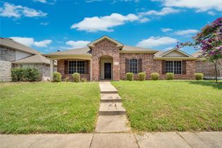 2135 Fair Weather Drive, Lancaster, TX 75146