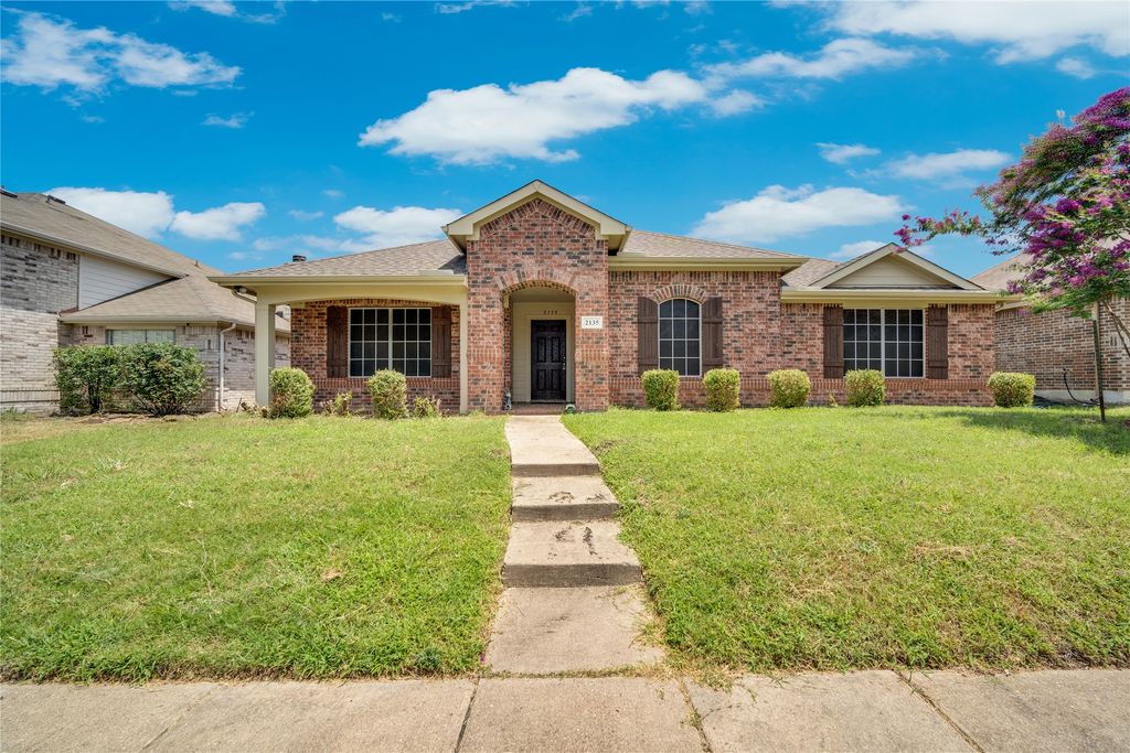 2135 Fair Weather Drive, Lancaster, TX 75146