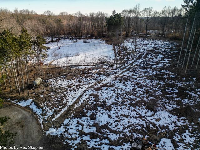 1314 W 40th Street, Fremont, MI 49412