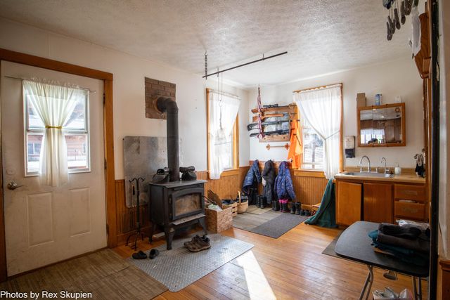 1314 W 40th Street, Fremont, MI 49412