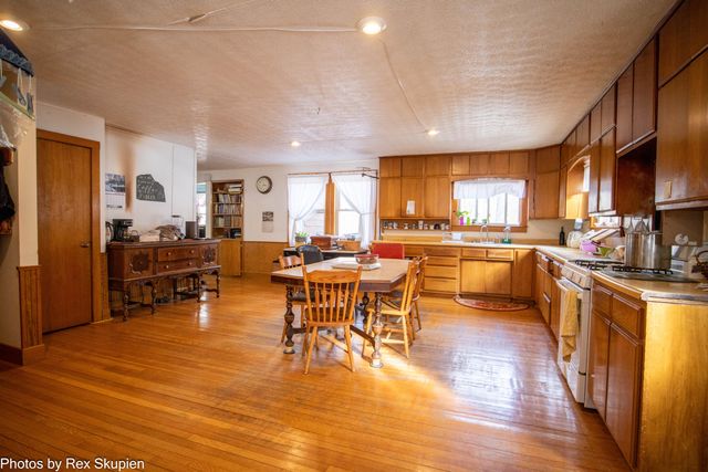 1314 W 40th Street, Fremont, MI 49412