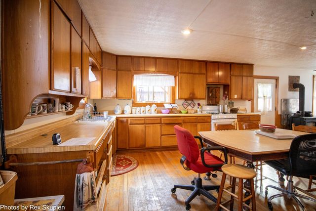 1314 W 40th Street, Fremont, MI 49412