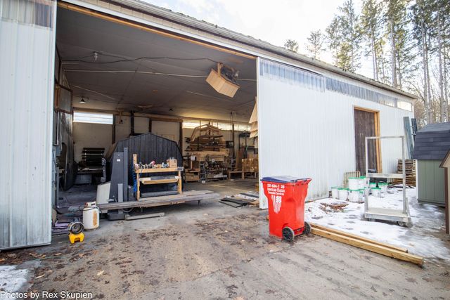 1314 W 40th Street, Fremont, MI 49412