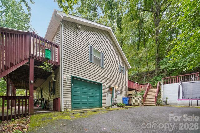 650 Creek Side Drive, Maggie Valley, NC 28751