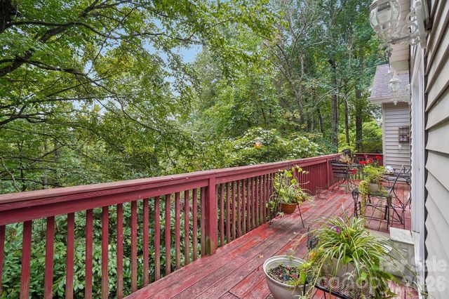 650 Creek Side Drive, Maggie Valley, NC 28751