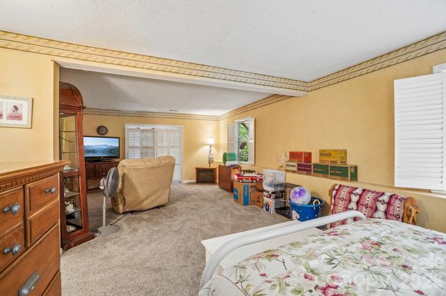 650 Creek Side Drive, Maggie Valley, NC 28751