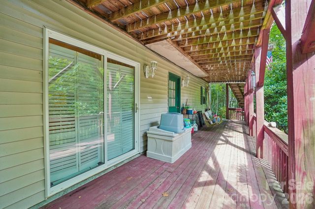 650 Creek Side Drive, Maggie Valley, NC 28751