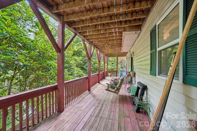 650 Creek Side Drive, Maggie Valley, NC 28751