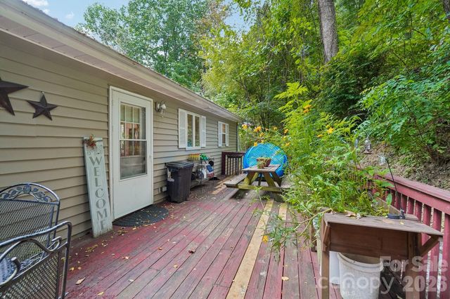 650 Creek Side Drive, Maggie Valley, NC 28751