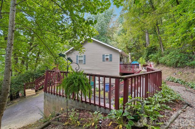 650 Creek Side Drive, Maggie Valley, NC 28751