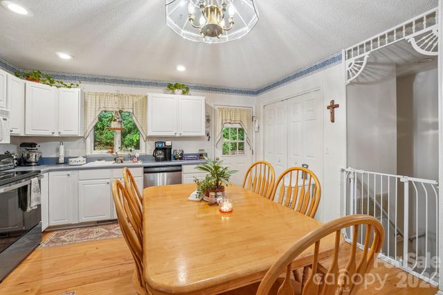 650 Creek Side Drive, Maggie Valley, NC 28751