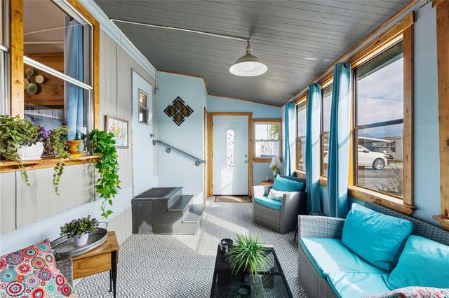 37020 LOIS AVENUE, Zephyrhills, FL 33542