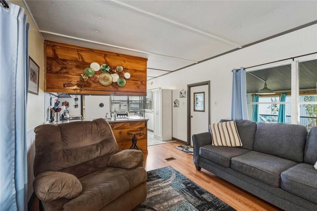 37020 LOIS AVENUE, Zephyrhills, FL 33542