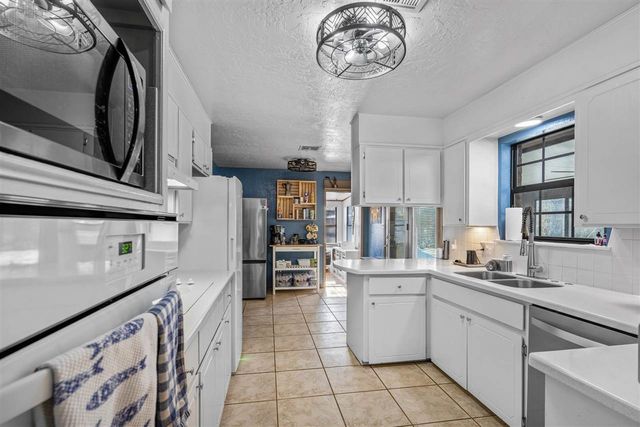 406 Shady Lane, Cache, OK 73527