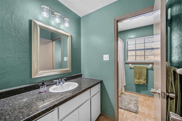 406 Shady Lane, Cache, OK 73527