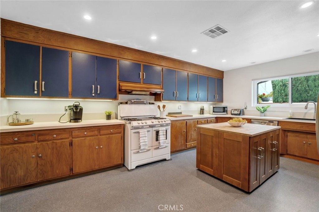 322 S Lincoln Street, Burbank, CA 91506 — photo 4