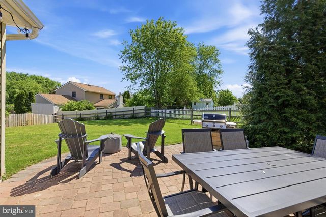 425 SAWYER DR, Harleysville, PA 19438