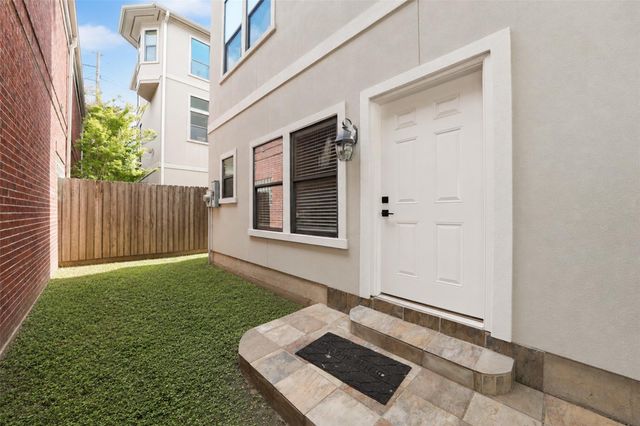3014 S Rice Avenue, Houston, TX 77056