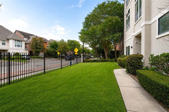 3014 S Rice Avenue, Houston, TX 77056