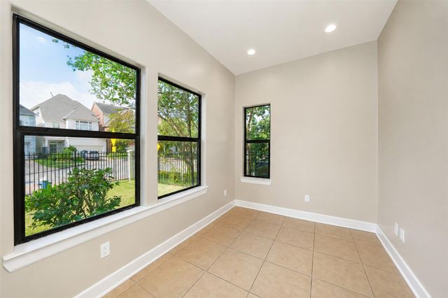3014 S Rice Avenue, Houston, TX 77056