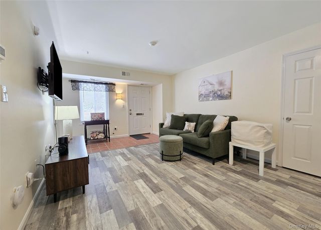 11 Navajo Court 11, Coram, NY 11727