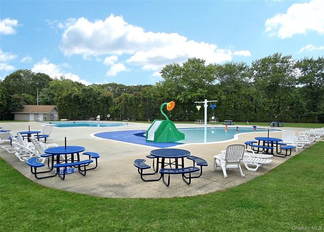 11 Navajo Court 11, Coram, NY 11727