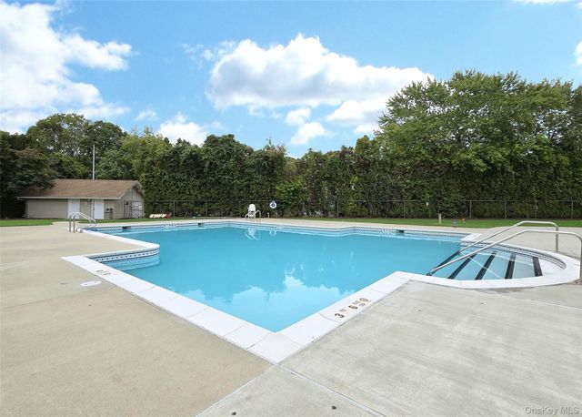 11 Navajo Court 11, Coram, NY 11727