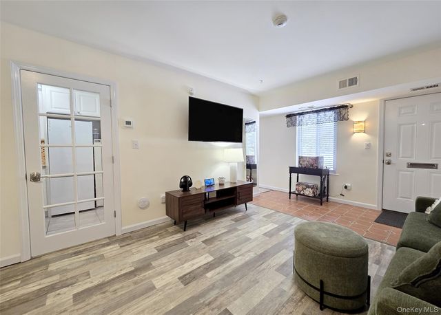 11 Navajo Court 11, Coram, NY 11727