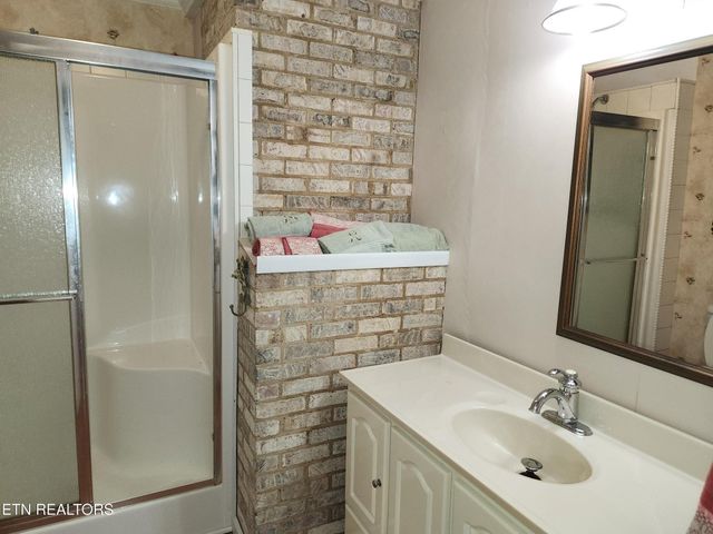 224 County Road 146, Riceville, TN 37370