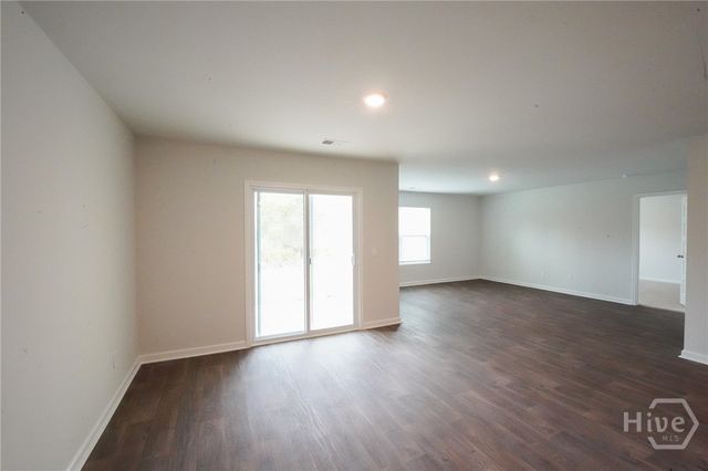 457 Coconut Drive, Bloomingdale, GA 31302