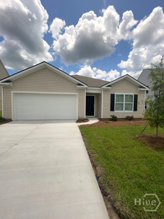 457 Coconut Drive, Bloomingdale, GA 31302