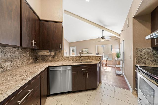 7274 Shoreline 114, San Diego, CA 92122