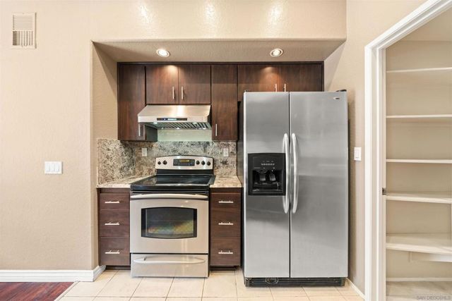 7274 Shoreline 114, San Diego, CA 92122