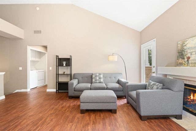 7274 Shoreline 114, San Diego, CA 92122