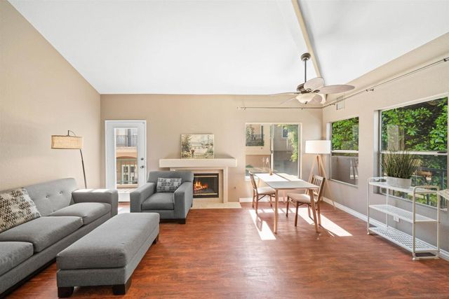 7274 Shoreline 114, San Diego, CA 92122