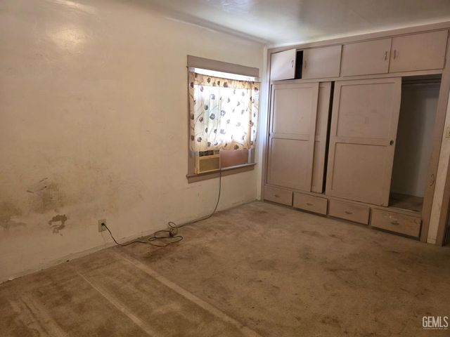 2225 O Street, Bakersfield, CA 93301