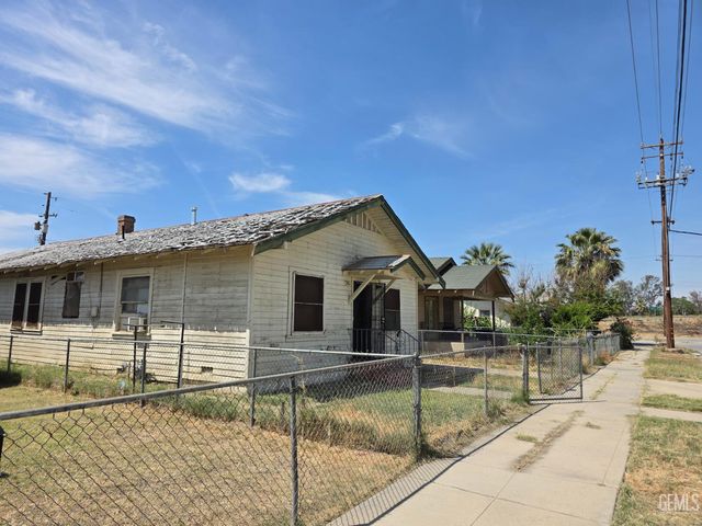 2225 O Street, Bakersfield, CA 93301