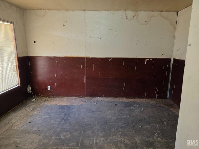 2225 O Street, Bakersfield, CA 93301