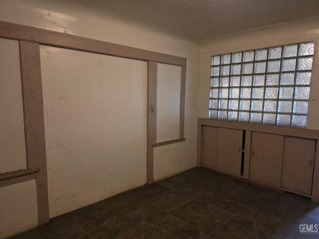 2225 O Street, Bakersfield, CA 93301