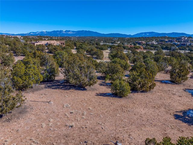 133 Sunflower Drive, Santa Fe, NM 87506