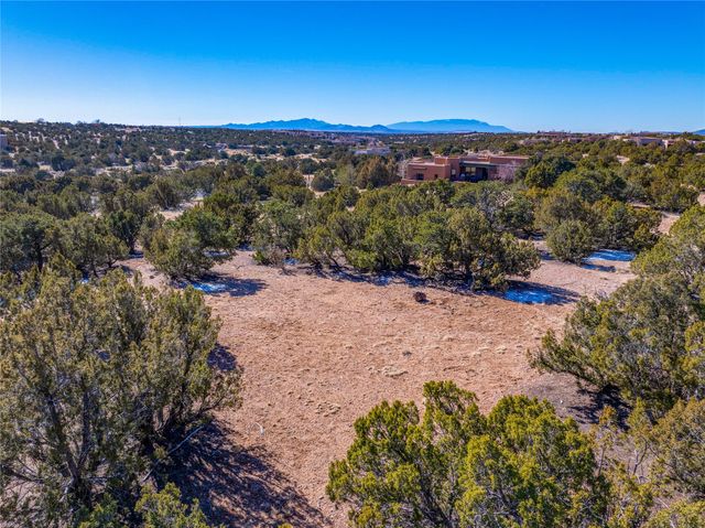 133 Sunflower Drive, Santa Fe, NM 87506