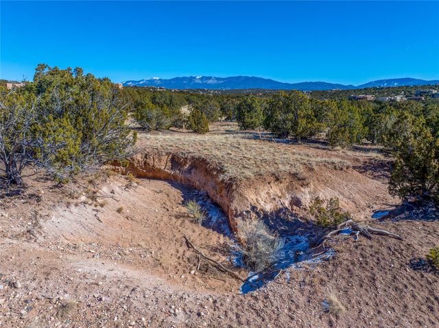 133 Sunflower Drive, Santa Fe, NM 87506